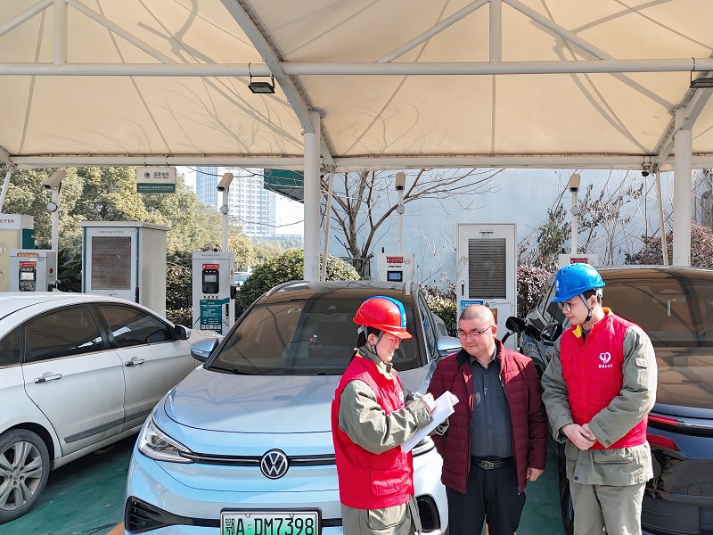 春節(jié)我在崗·守護(hù)萬家燈火|車網(wǎng)互動(dòng) 城鄉(xiāng)暢行